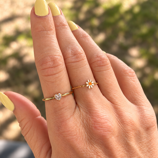 Dainty Daisy Gold Ring