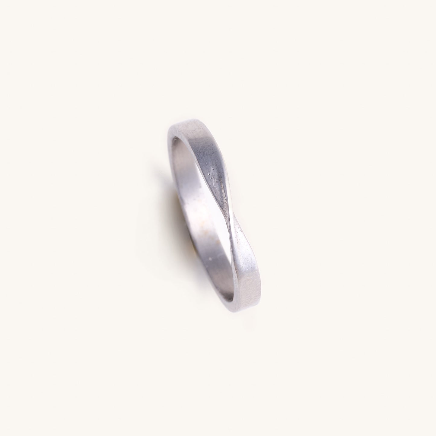 Viv Twisted Ring-Silver