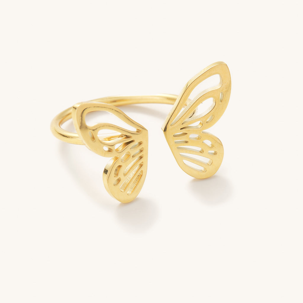Butterfly gold ring with large 3D butterfly