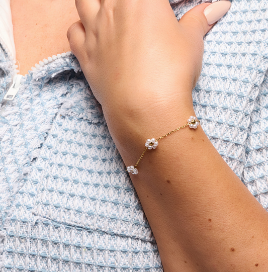 Pearl Daisy Bracelet